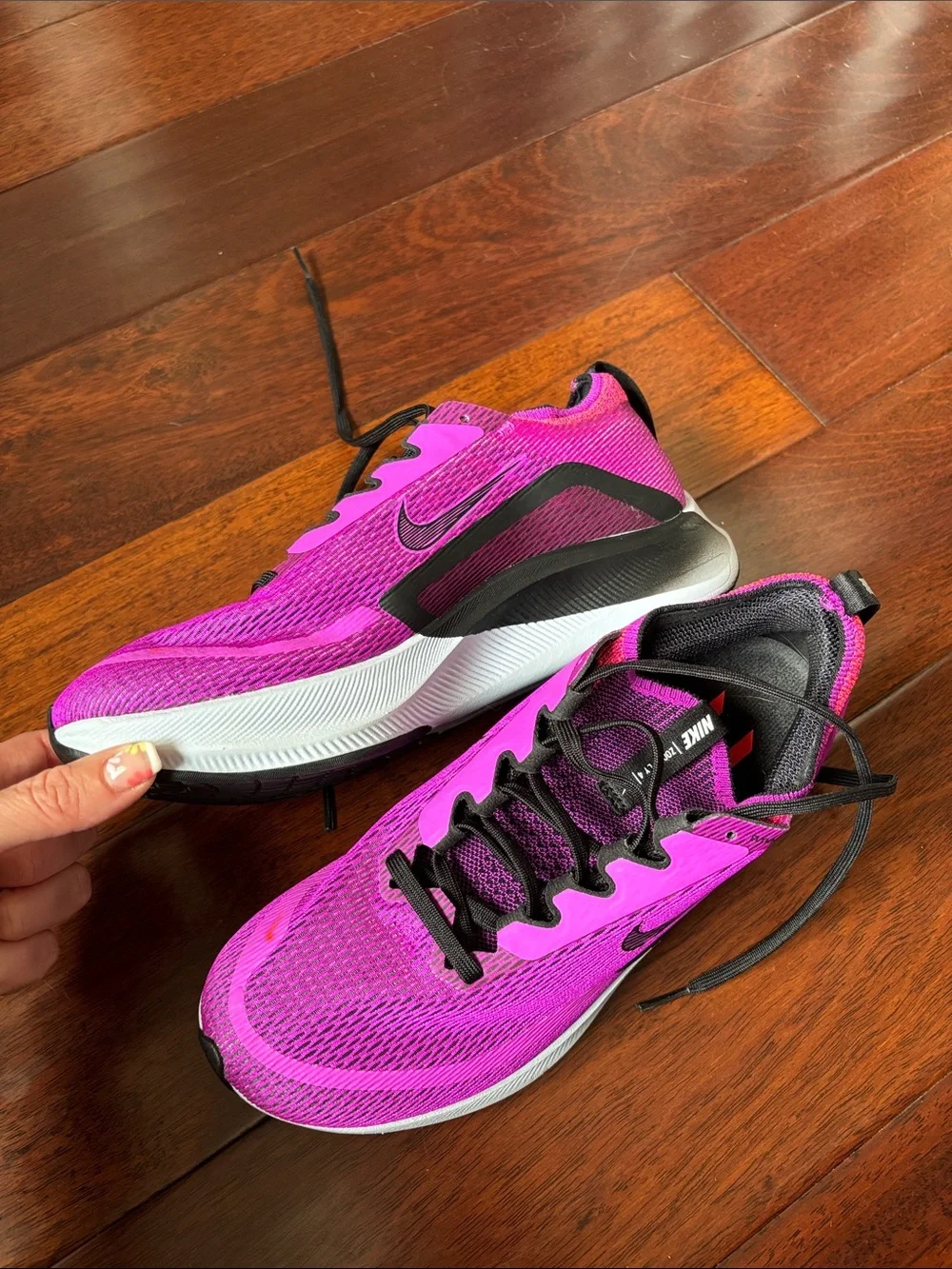 Nike zoom fly 4 Women's Running Shoes in Vibrant purple, black and gray - Picture 3 of 7